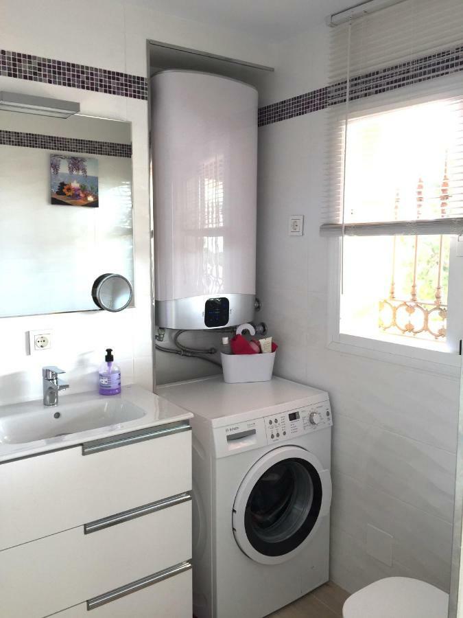 Apartment With Private Patio Фуэнхирола Экстерьер фото