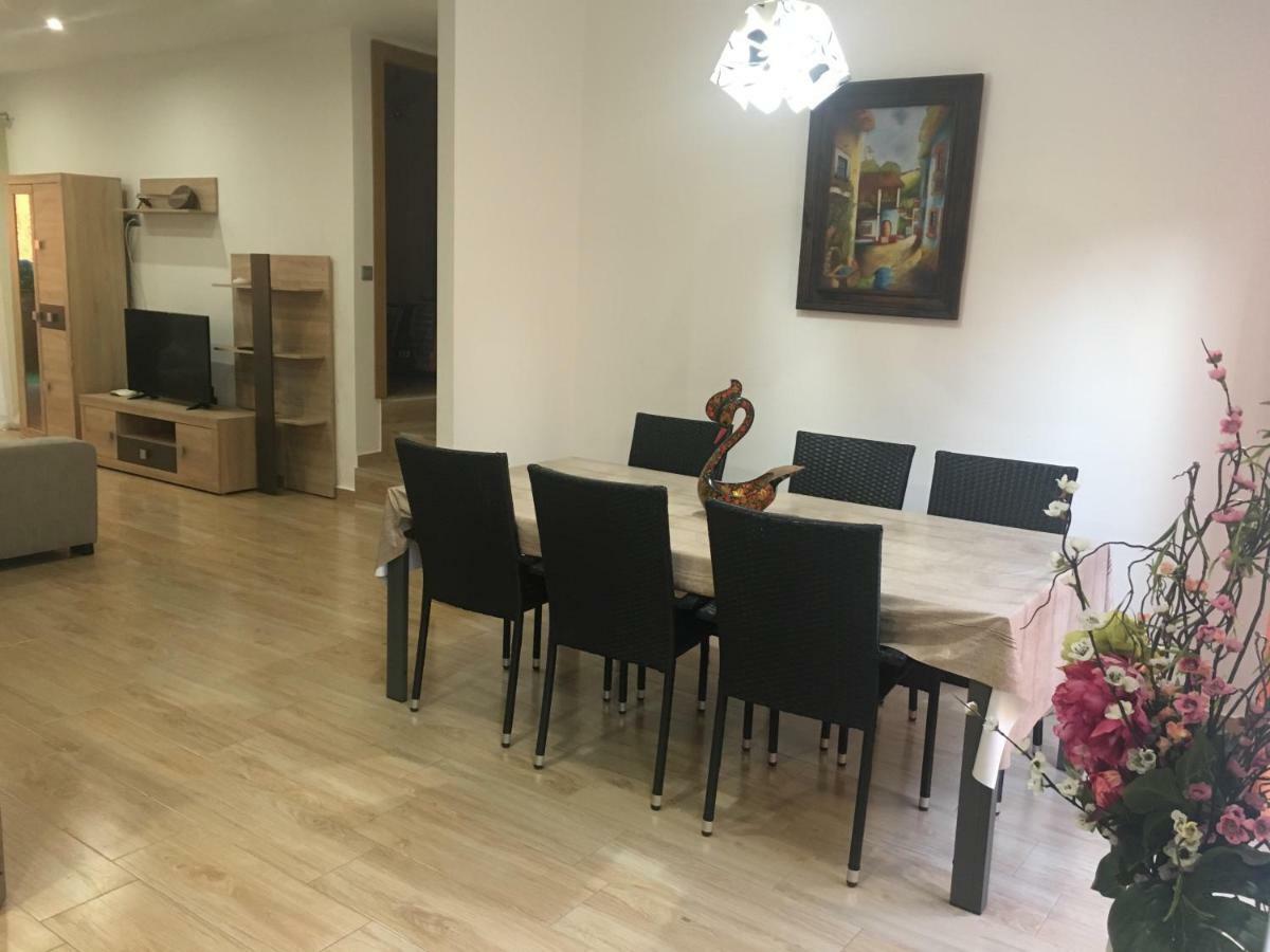 Apartment With Private Patio Фуэнхирола Экстерьер фото