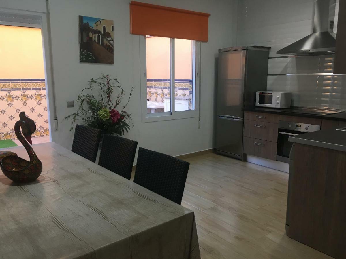 Apartment With Private Patio Фуэнхирола Экстерьер фото