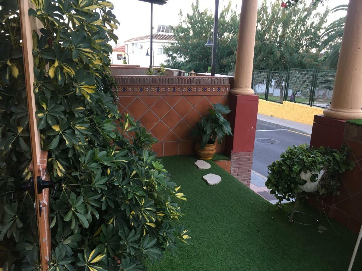 Apartment With Private Patio Фуэнхирола Экстерьер фото